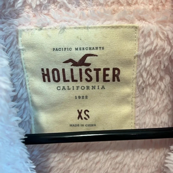 Hollister XS fuzzy pink soft zip up hoodie logo sleeve - Picture 5 of 10